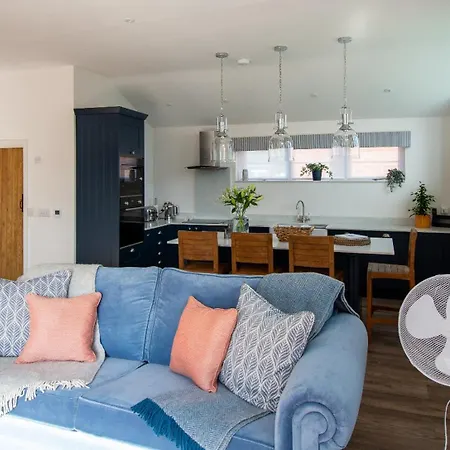 Finwood Green Farm Holiday Cottages-The Calf Shed And The Milk Parlour Henley-in-Arden Room photo