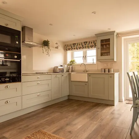 Finwood Green Farm Holiday Cottages-The Calf Shed And The Milk Parlour Henley-in-Arden Room photo
