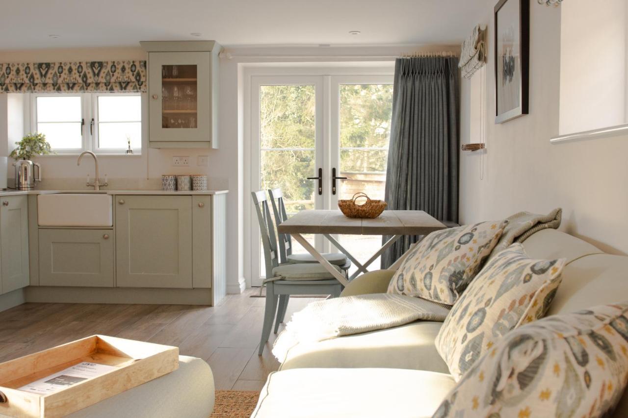 Finwood Farm Cottages-the Calf Shed And The Milk Parlour