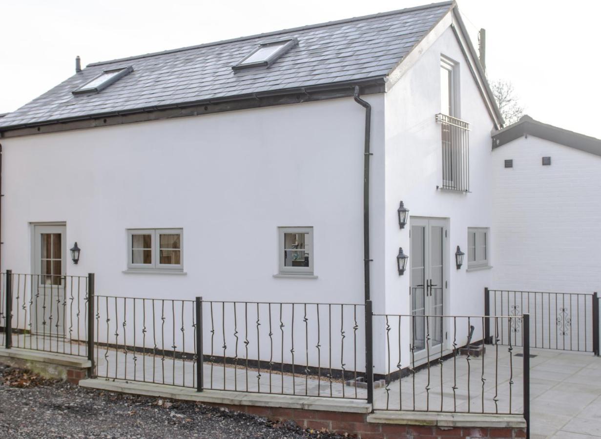 Finwood Farm Cottages-the Calf Shed And The Milk Parlour Holiday home *